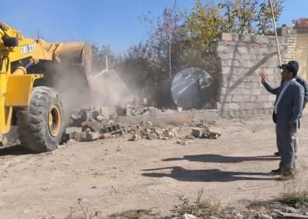 قلع و قمع ویلاهای غیر مجاز در اردبیل پیرو تخریب چند روز گذشته