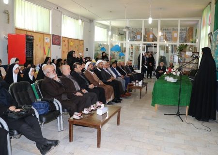 نشست کتاب خوان در کتابخانه مشارکتی مکتب الرضای اردبیل برگزار شد