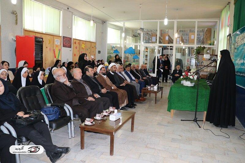 نشست کتاب خوان در کتابخانه مشارکتی مکتب الرضای اردبیل برگزار شد
