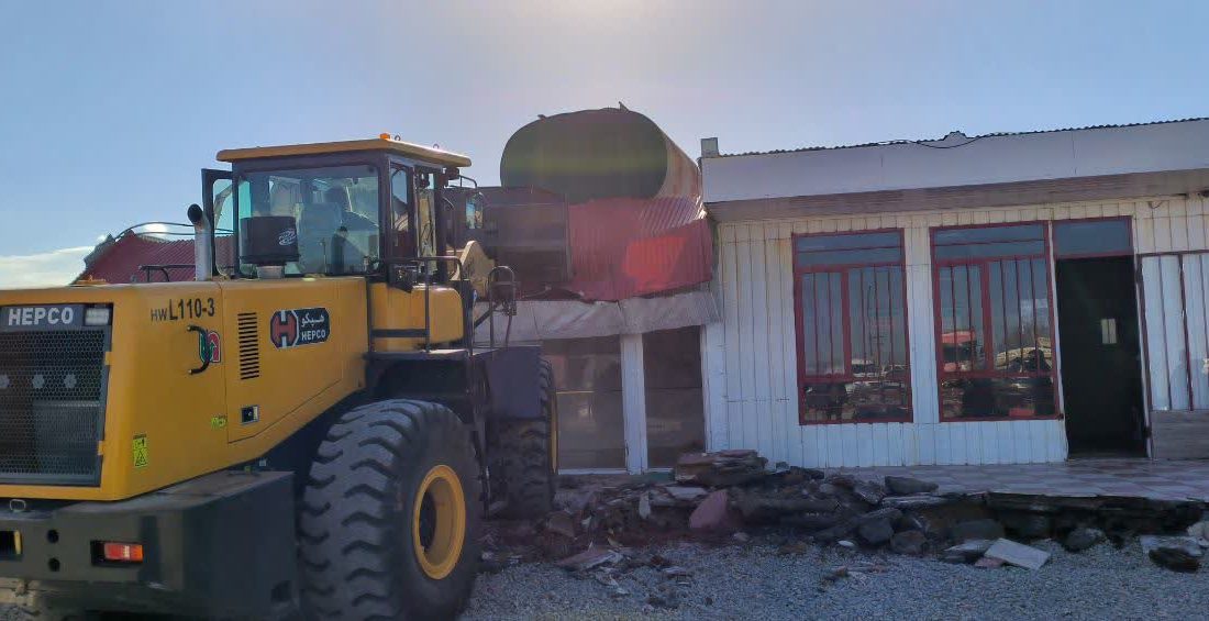 استمرار قلع و قمع بناهای غیر مجاز در زمین های زراعی اردبیل