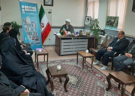 کتابداران کتابخانه‌های عمومی نمین با امام جمعه این شهرستان دیدار کردند