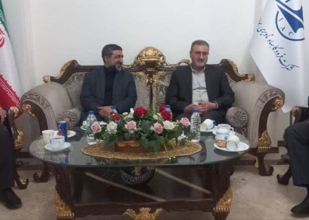 استقرار یک فروند بالگرد بعد از اتمام آشیانه در استان اردبیل