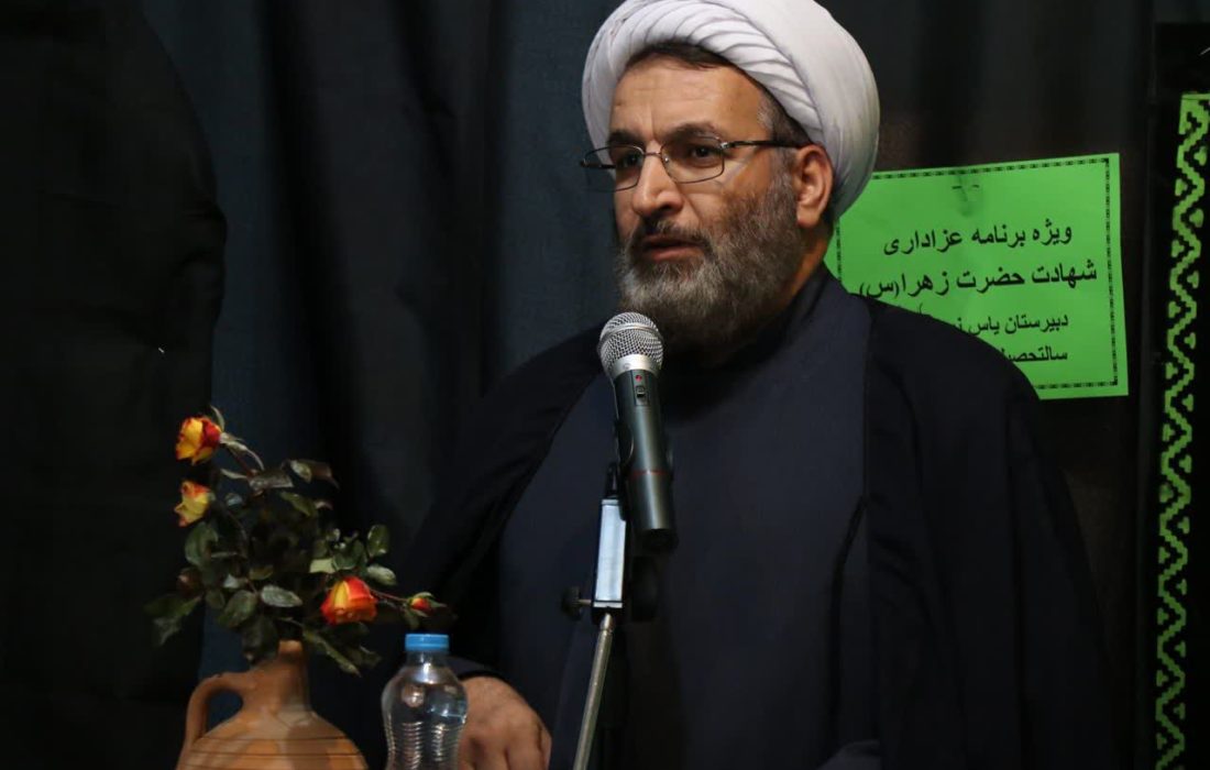 انفعال و بی تفاوتی در مقابل منکرات خیانت به اسلام است