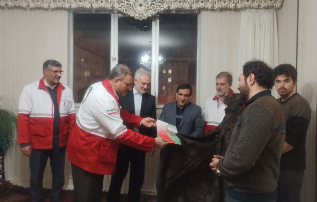 دیدار دبیرکل جمعیت هلال احمر کشور با خانواده شهدای امدادگر در استان اردبیل