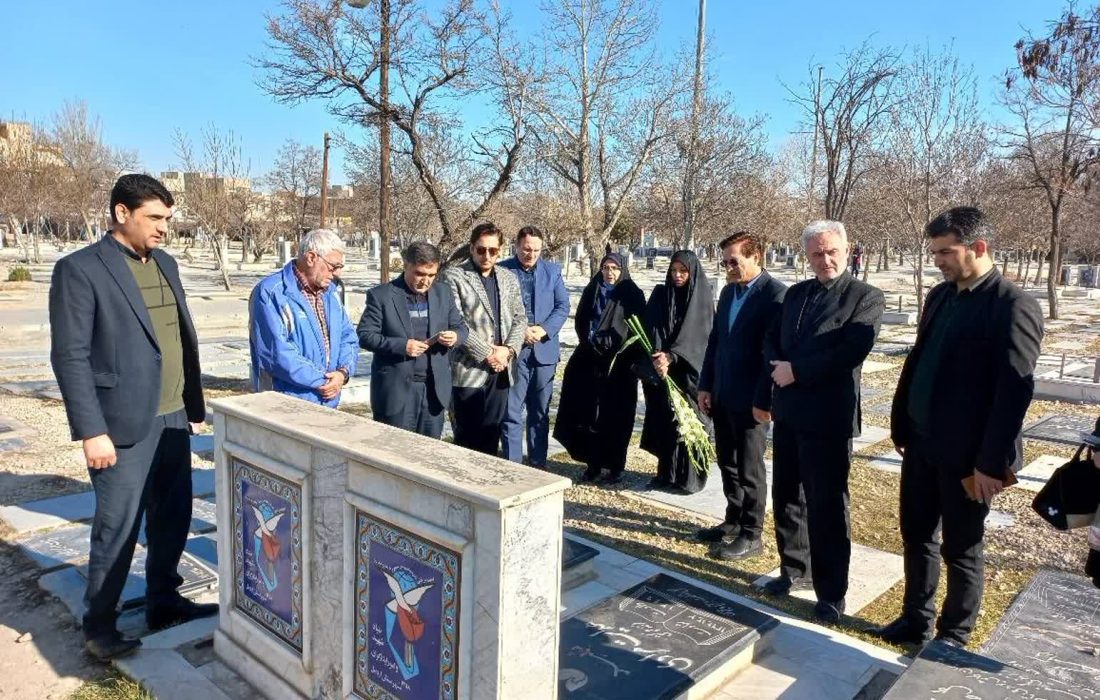 جهادگران جهاددانشگاهی اردبیل با خانواده شهید «حسین حسن پور» دیدار کردند