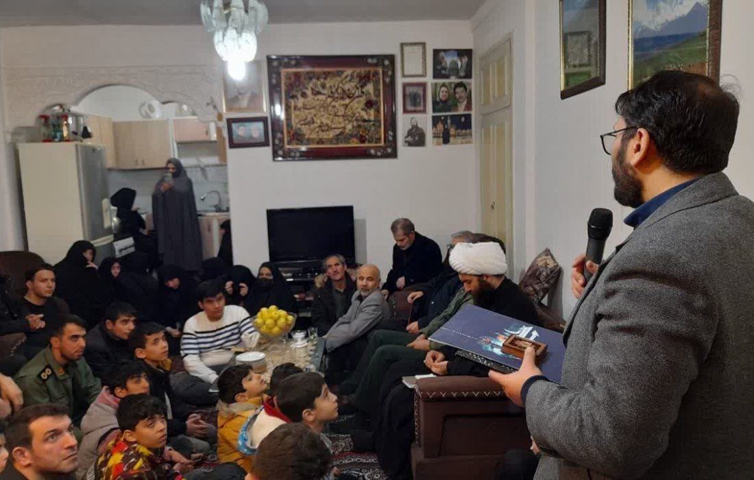 هیئت شهیده گمنام به همت کانون فرهنگی هنری الزهرا (س) در منزل شهید دنیادیده برگزار شد