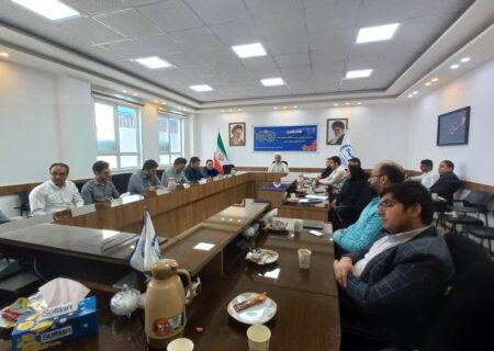 نشست بصیرتی سیری در زندگی سیری در زندگی حضرت فاطمه معصومه(س) برگزار شد