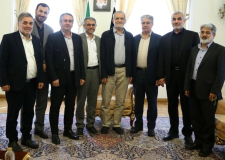 نمایندگان مردم اردبیل در مجلس شورای اسلامی با حضور در نهاد ریاست جمهوری با دکتر مسعود پزشکیان رئیس جمهور منتخب دیدار و گفت و گو کردند.