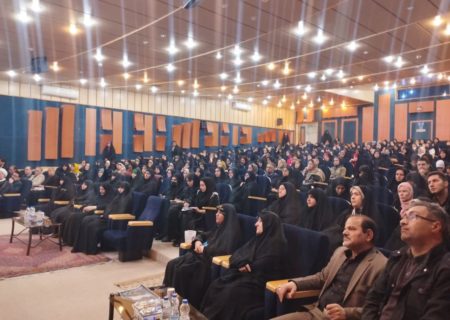 خبرنگار آذردید در جشنواره وقارلی قیزلار خوش درخشید/جشنواره «وقارلی قیزلار» با حضور ۱۳۰۰ اثر هنری