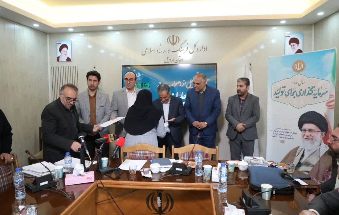 آثار خبرنگاران آذردید در نمایشگاه چهلچراغ خوش درخشید