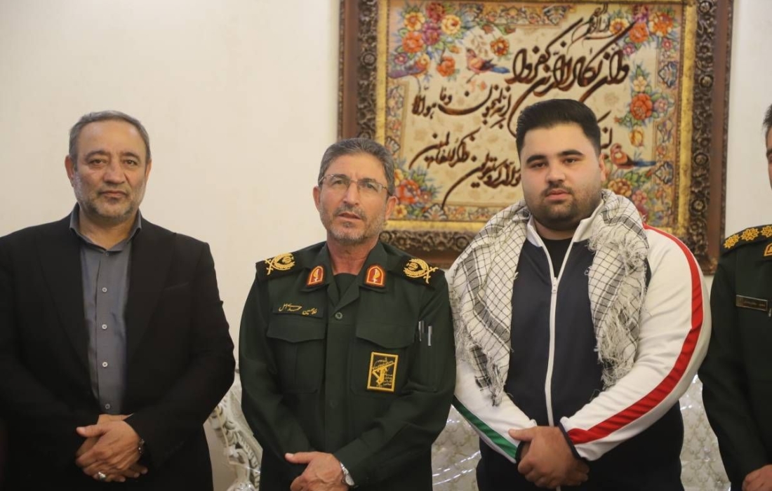 تجلیل فرمانده سپاه حضرت عباس(ع) از قهرمانان آسیایی وزنه‌برداری اردبیل