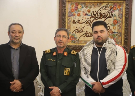 تجلیل فرمانده سپاه حضرت عباس(ع) از قهرمانان آسیایی وزنه‌برداری اردبیل